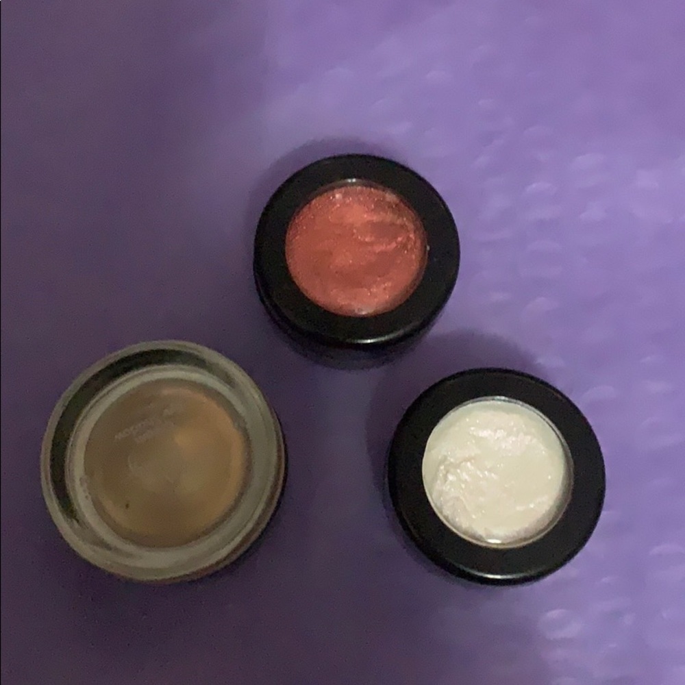 3 creme eyeshadows